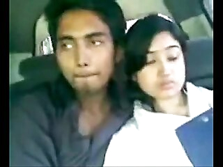 Indian Boy kissing Girlfriend hither car    xxxbd25.sextgem.com